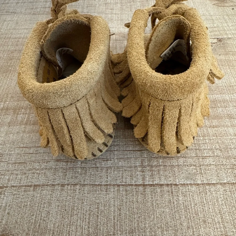 Minnetonka Kids Tan Moccasins with Fringe - Picture 4 of 4